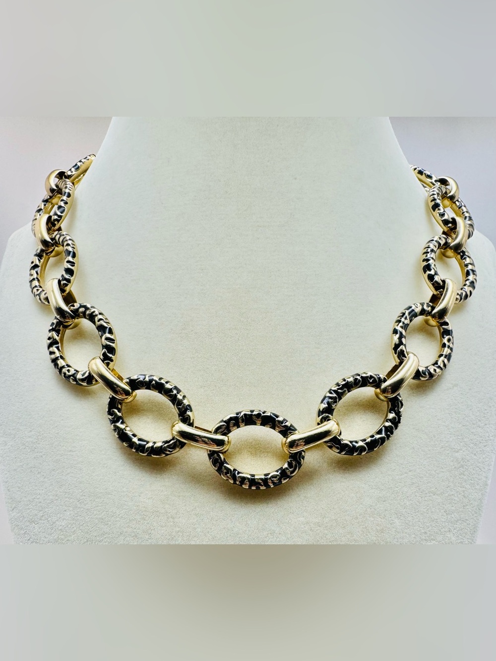 Ann Taylor Gold Tone Chain Link Necklace with Black Textured Oval Rings NWT